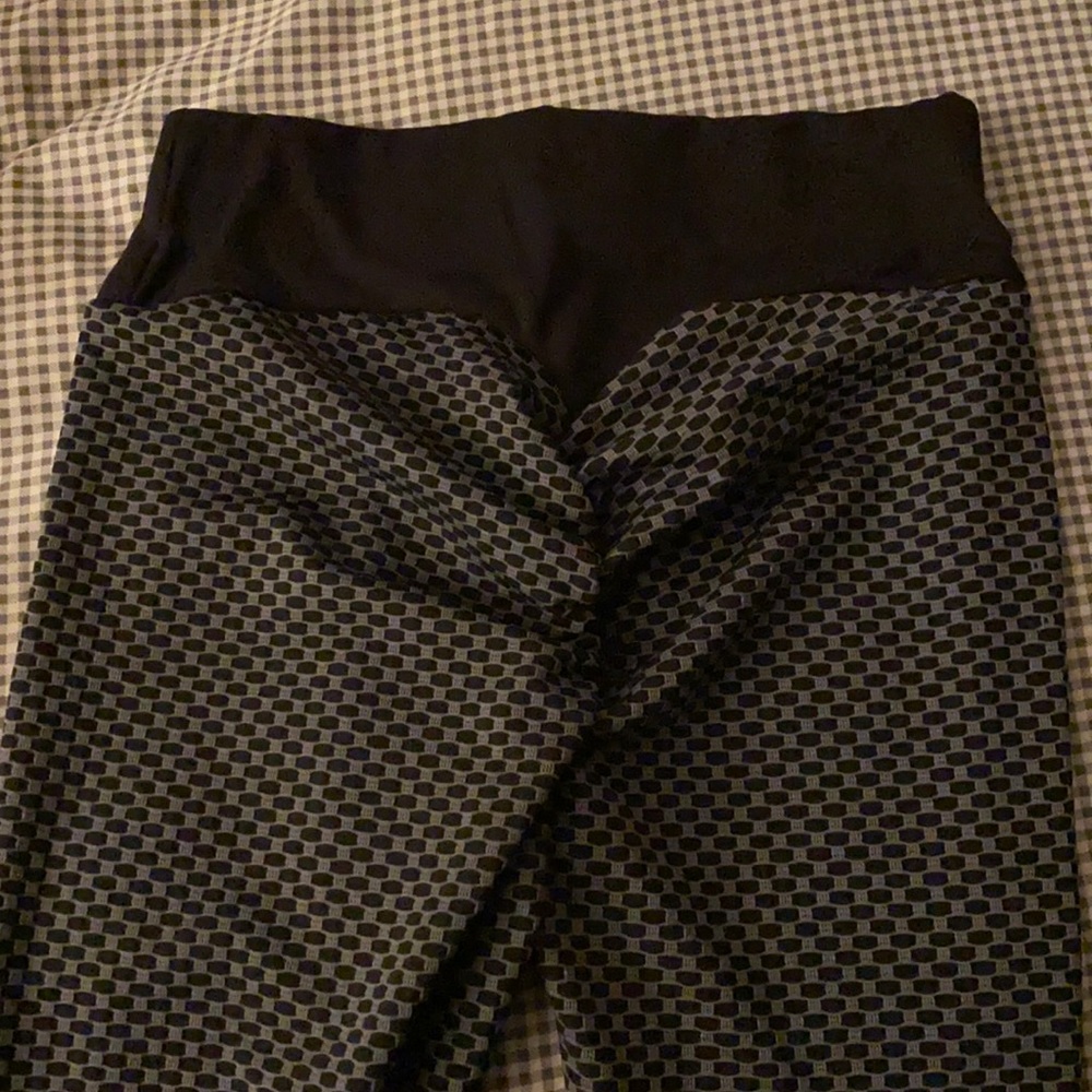 “Tiktok booty leggings”